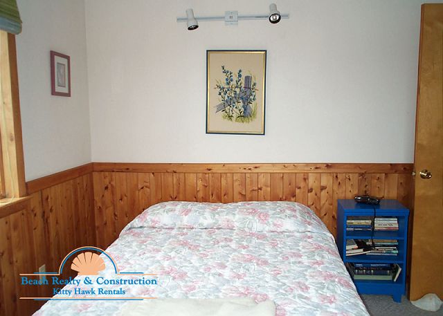 Queen Bedroom 2