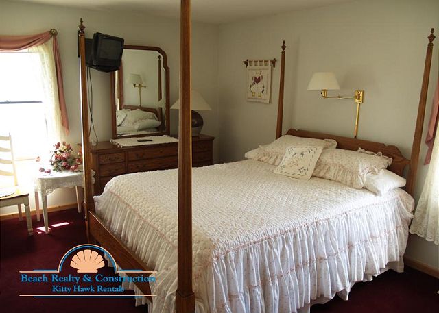 Queen Bedroom 2