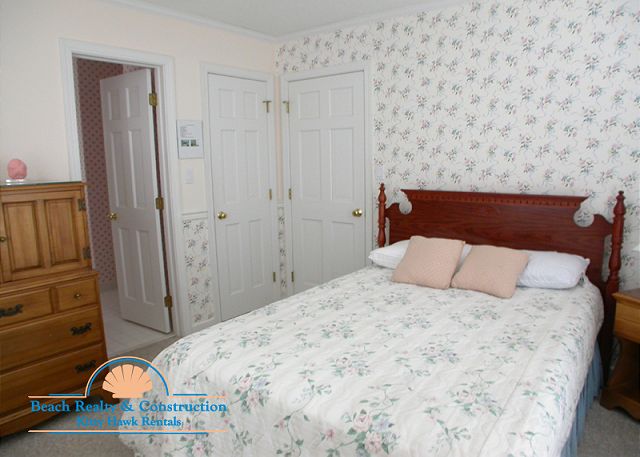 Queen Bedroom 2
