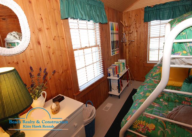 Pyramid Bunk Bedroom