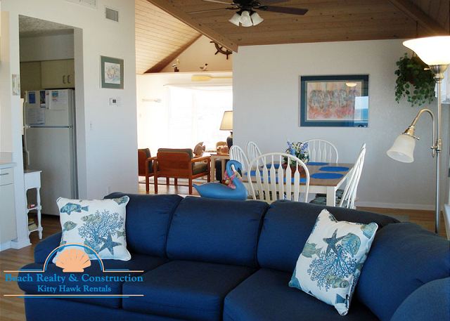 Living/Dining Areas