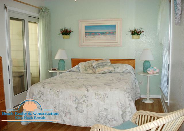 Queen Bedroom