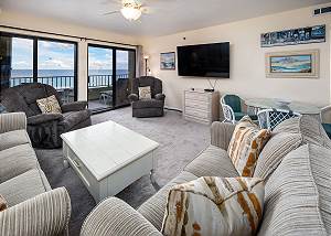 Surf Dweller 603: VERY LARGE, BEACH FRONT, 6th floor, FREE BEACH CHAIRS!