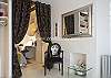 030 Pompidou Center Gem - Sleeps 5, Huge Bathroom