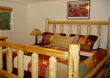 River View Cabin is a long-time favorite romantic getaway for couples.