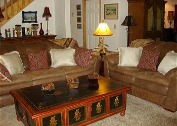 Warm & Comfy Living Room at River Island Retreat