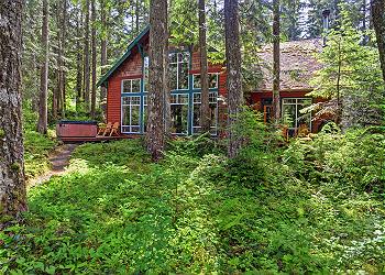River Rock Lodge is a long-time favorite vacation home for family gatherings during the summer.