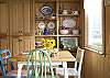 Moon-Shell Cottage dining area