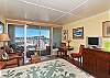 View of Diamond Head and Ocean-kitchenette-kinternet - walk to beach