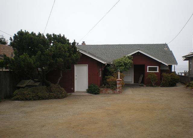 698 Pacific Ave., Cayucos 698 Pacific Ave., Cayucos