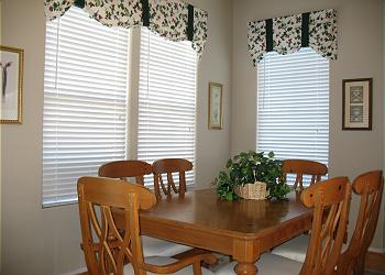 dining area off living room