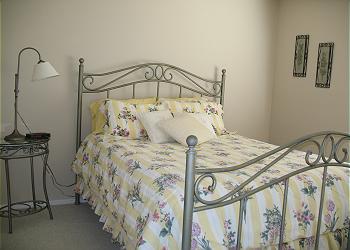Guest bedroom