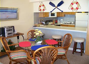 Surfmaster 709 - Dining Area