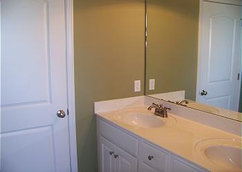 Manta Ray-Bathroom 1