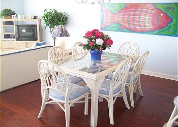 Surfmaster502-Dining Area