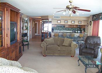 Surfmaster Penthouse E - Living Area