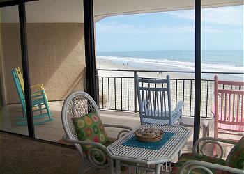 Surfmaster 207 - Living Area