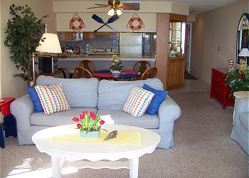 Surfmaster 709 - Living Area