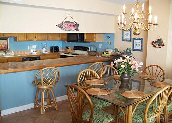 Surfmaster-812-Dining Area