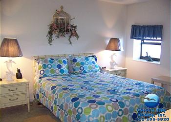 Surfmaster 109 - Bedroom with a Queen