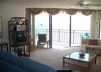 Surfmaster705-Living Area