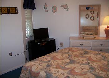 R1212-Bedroom1