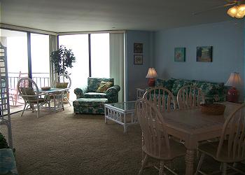 Surfmaster 207 - Living Area