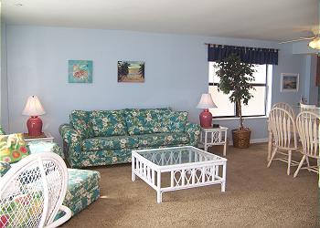 Surfmaster 207 - Living Area