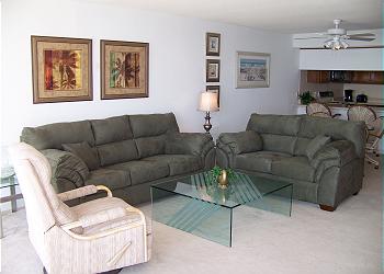 Surfmaster304-Living Area