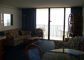 R1212-LivingArea