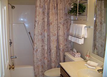 Surfmaster304-Bathroom 2