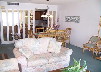 Surfmaster106-Living Area