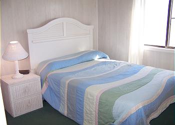 BH105-Bedroom1
