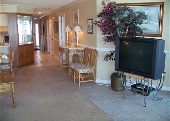 Surfmaster101-Living Area