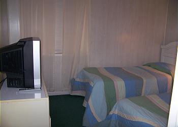 BH105-Bedroom2