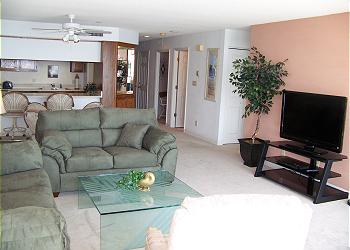 Surfmaster304-Living Area