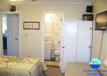 Sea Master 211 Bed/Bath 3