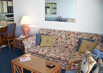R1212-LivingArea