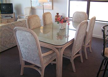 Surfmaster807-Dining Area