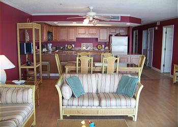 Surfmaster402-Living Area