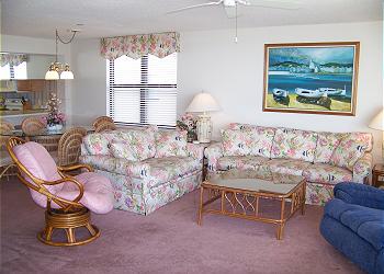 Surfmaster 408 - Living Area