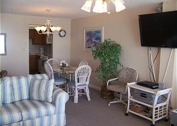Surfmaster206-Living Area