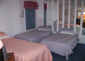 Surfmaster-805-Bedroom2