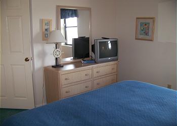 P805-Bedroom2