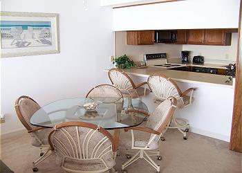 Surfmaster304-Dining Area