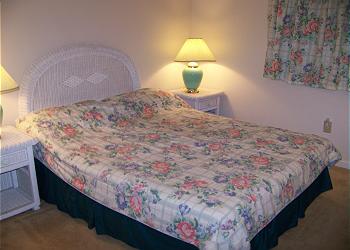 SM203-Bedroom2