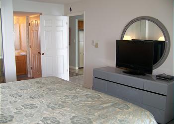 Surfmaster1008-Bedroom 1