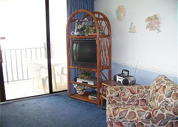 R1212-LivingArea