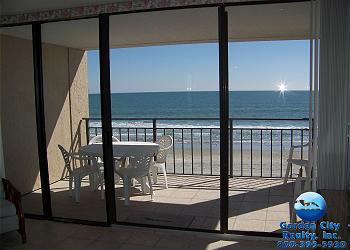Surfmaster 109 - Living Area
