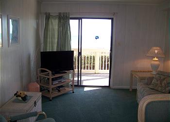 BH105-LivingArea
